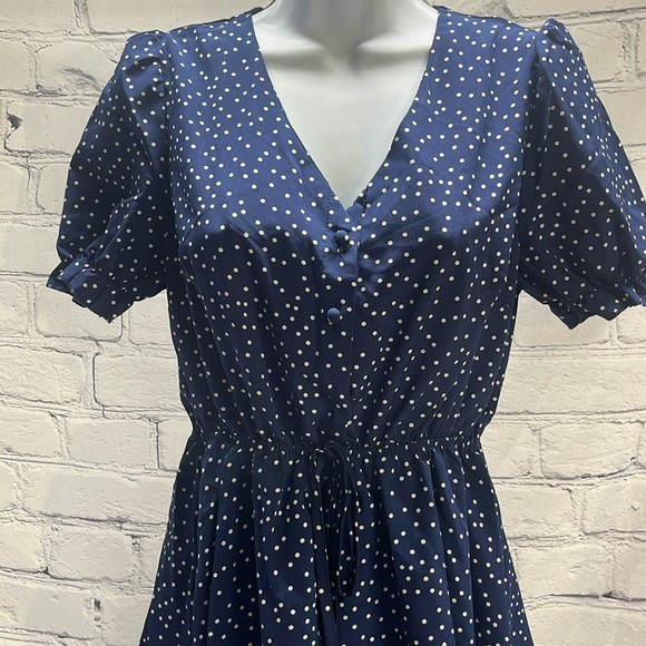 Blue and white polkadotted romper - Picture 3 of 6